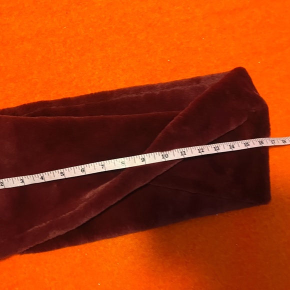 Renato Balestra burgundy faux fur infinity scarf EUC - Picture 7 of 7